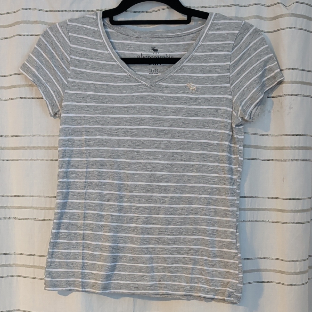 Abercrombie & Fitch Light Gray Striped Tee